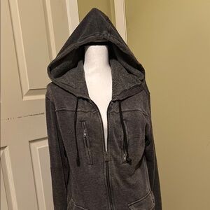 One pocket with ear phones hookup for old school, see photos.